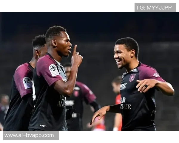 黄蜂主帅称三球替补体现领袖风范与无私奉献精神